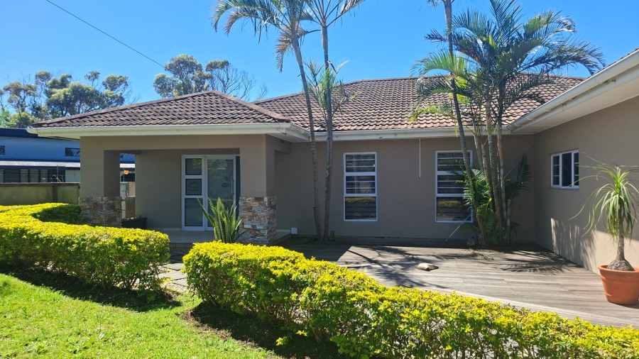 4 Bedroom Property for Sale in Sunrise On Sea Eastern Cape